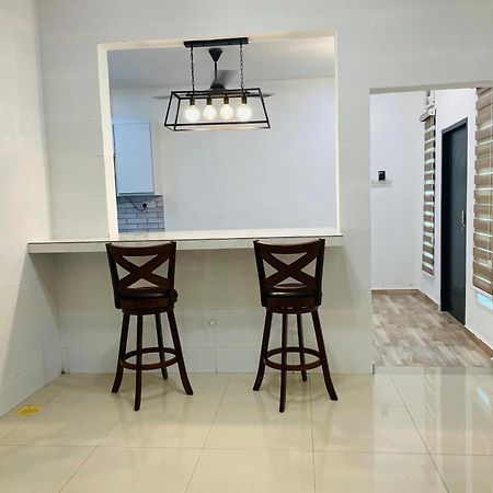 Nazirin Homestay No 27 Tmn Desa Manjung Lumut Kültér fotó