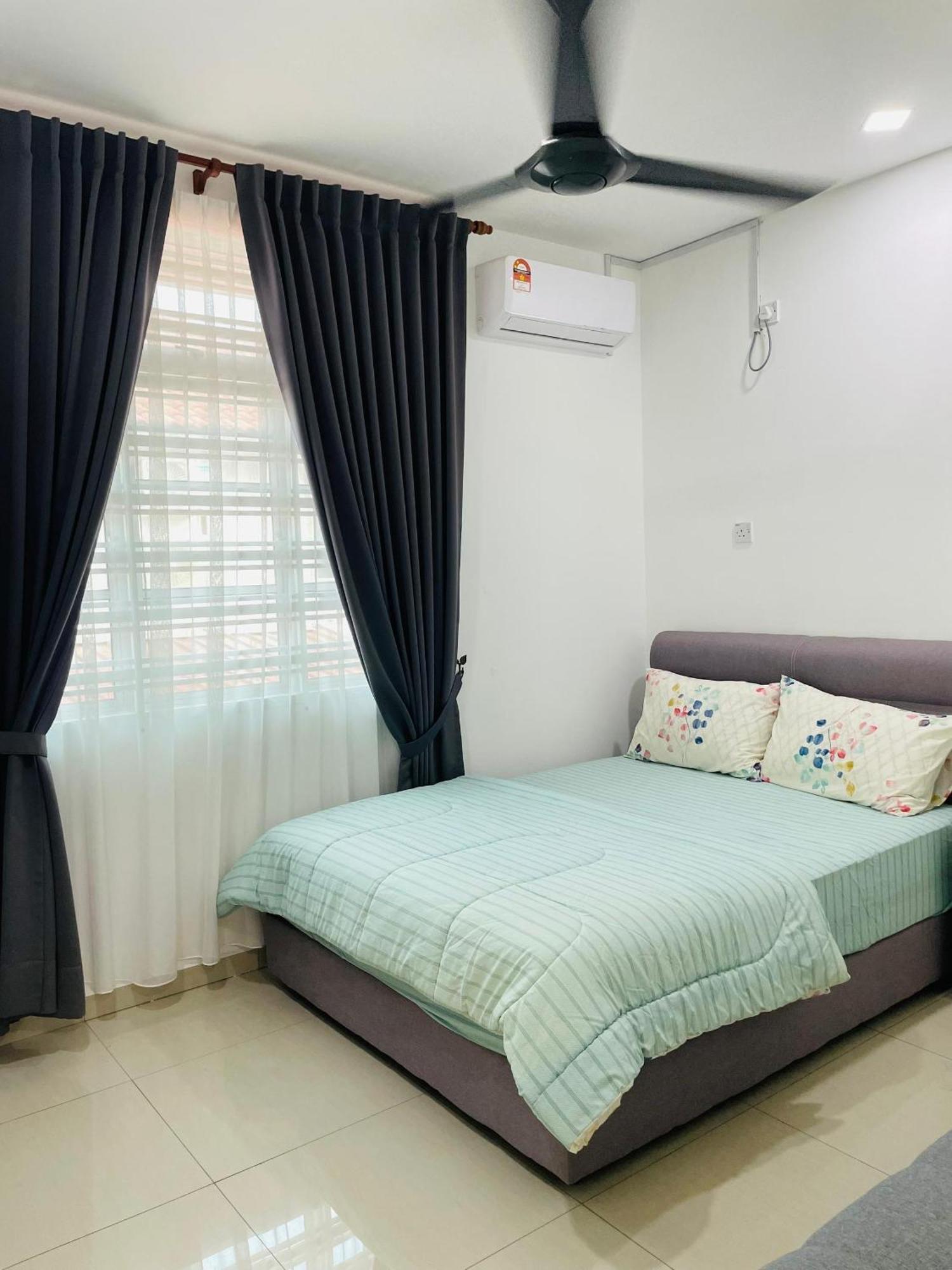 Nazirin Homestay No 27 Tmn Desa Manjung Lumut Kültér fotó